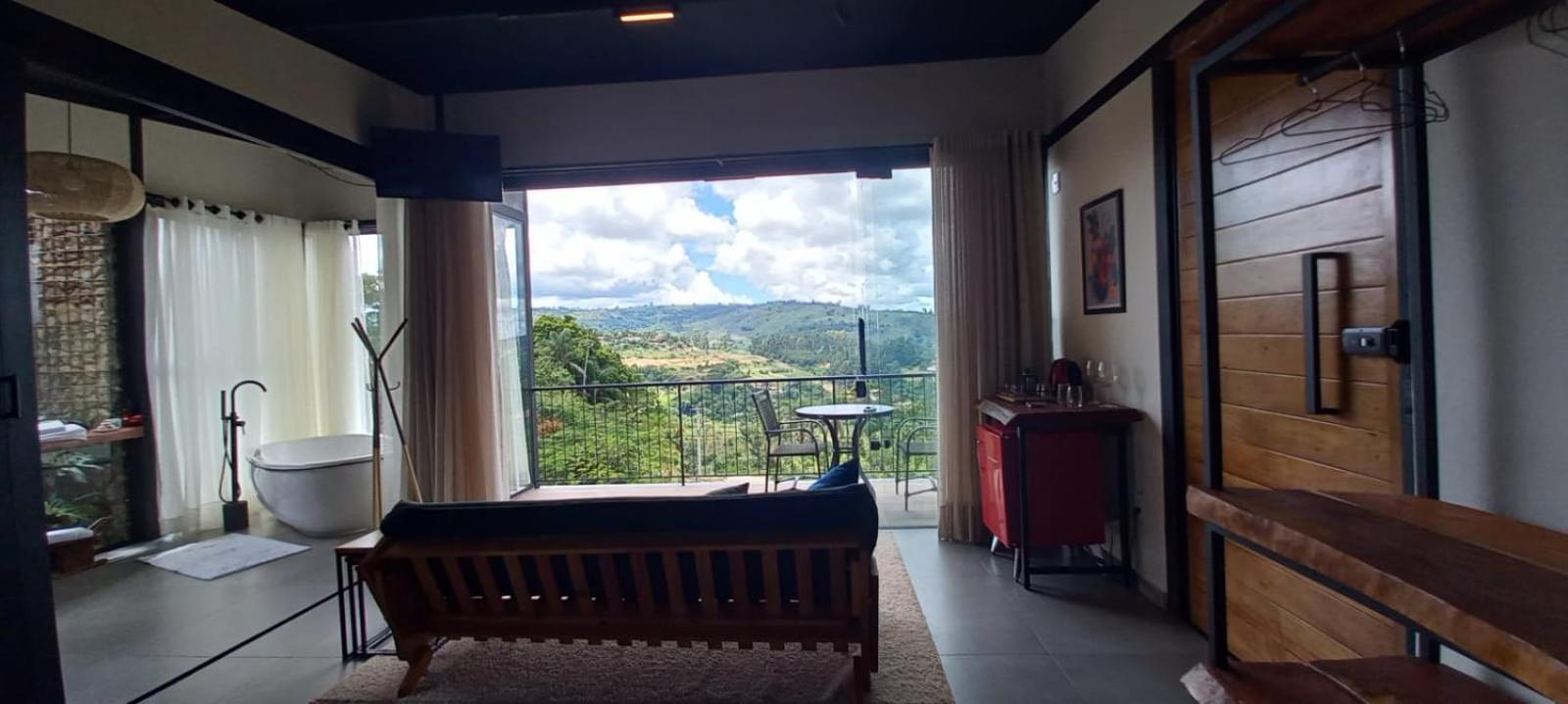Hotel Terra De Kuri