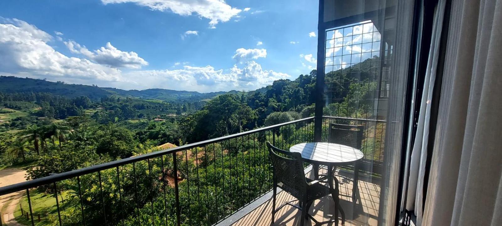 Hotel Terra De Kuri